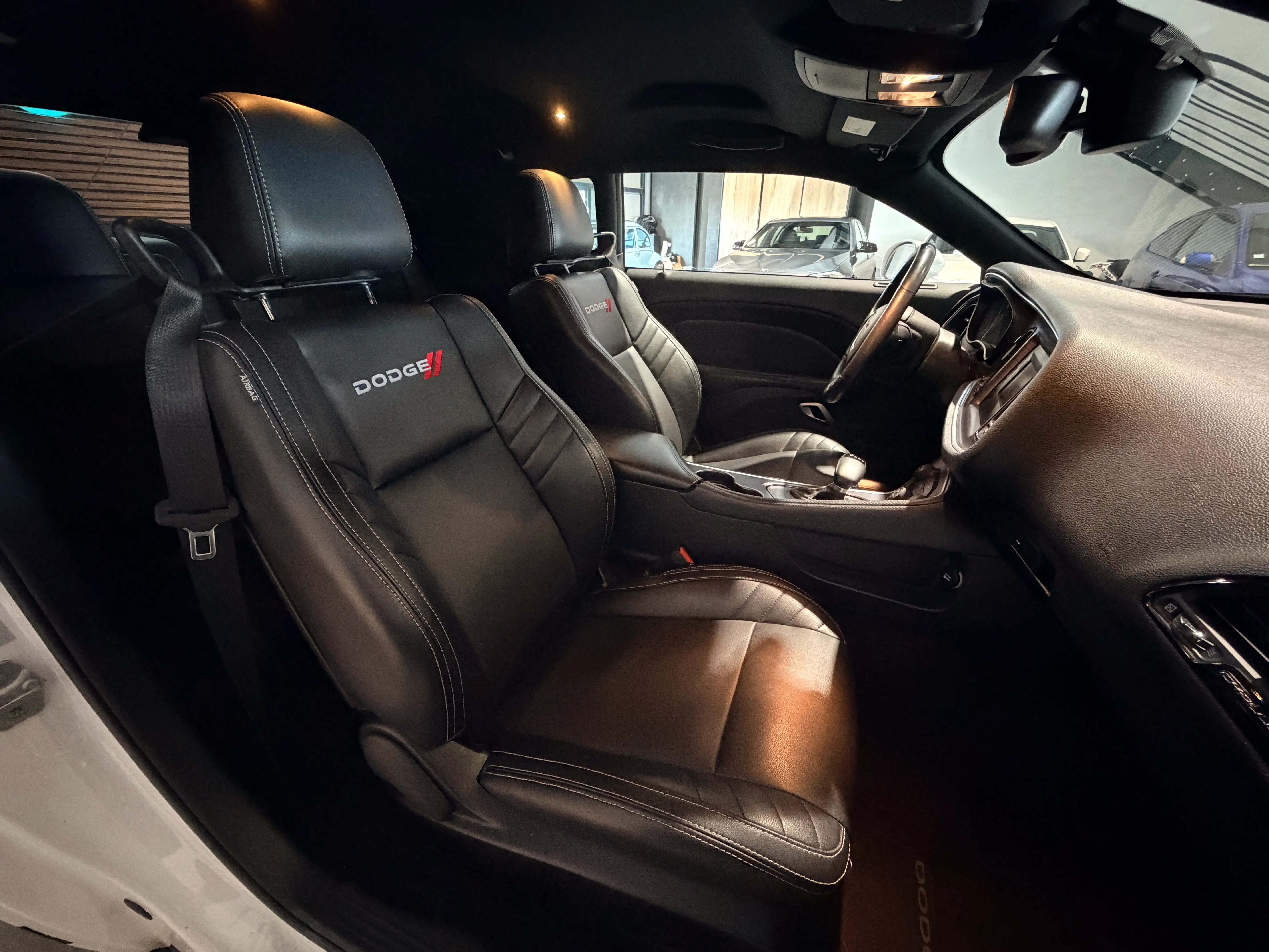 Image secondaire de Dodge Challenger SXT 3.6 V6 309 cv 