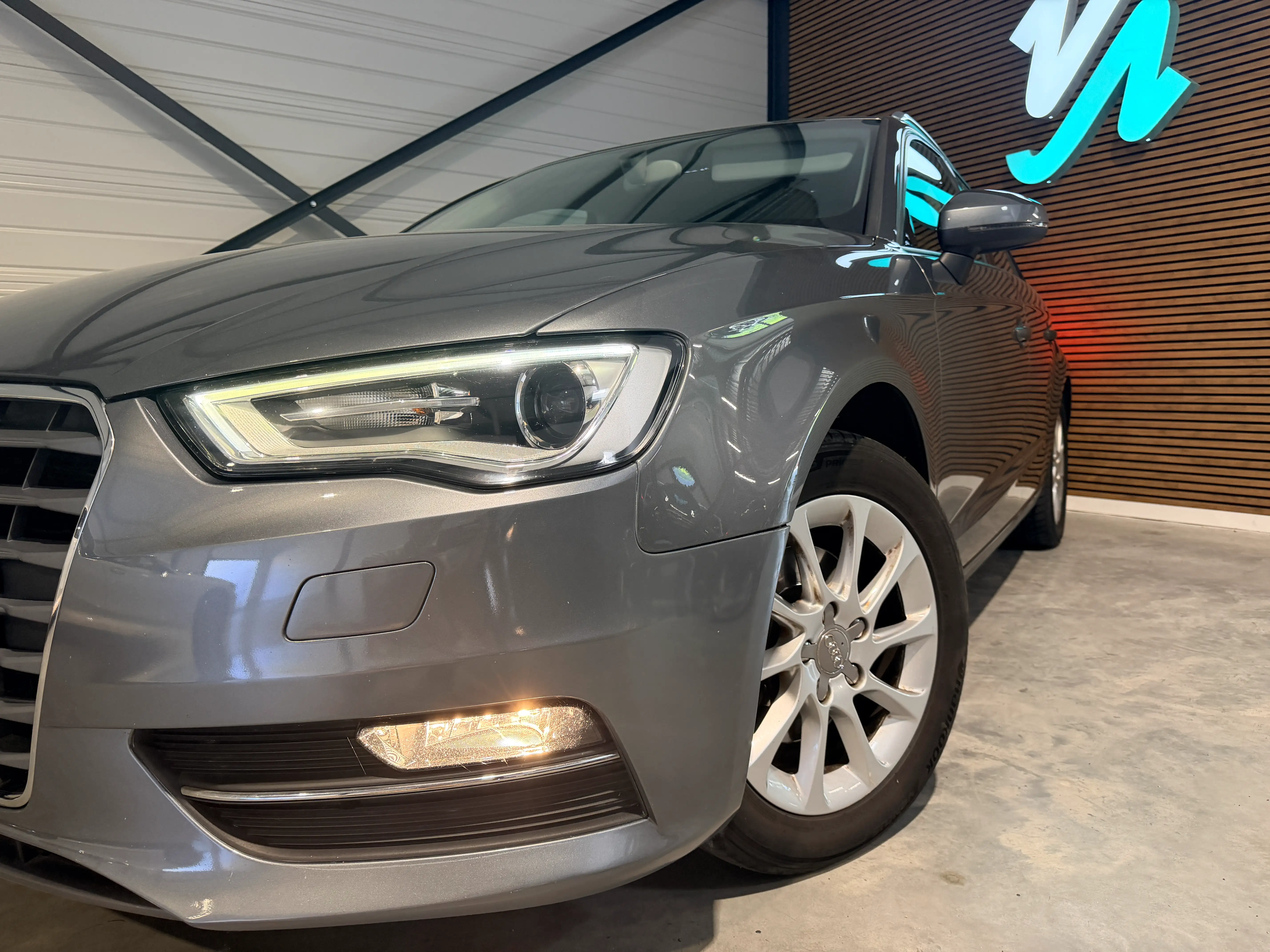 Image secondaire de Audi A3 - 1.4 TFSI - 122 cv - Boite manuelle - Radar de recul - Xenon - Sieges Chauffants - GPS