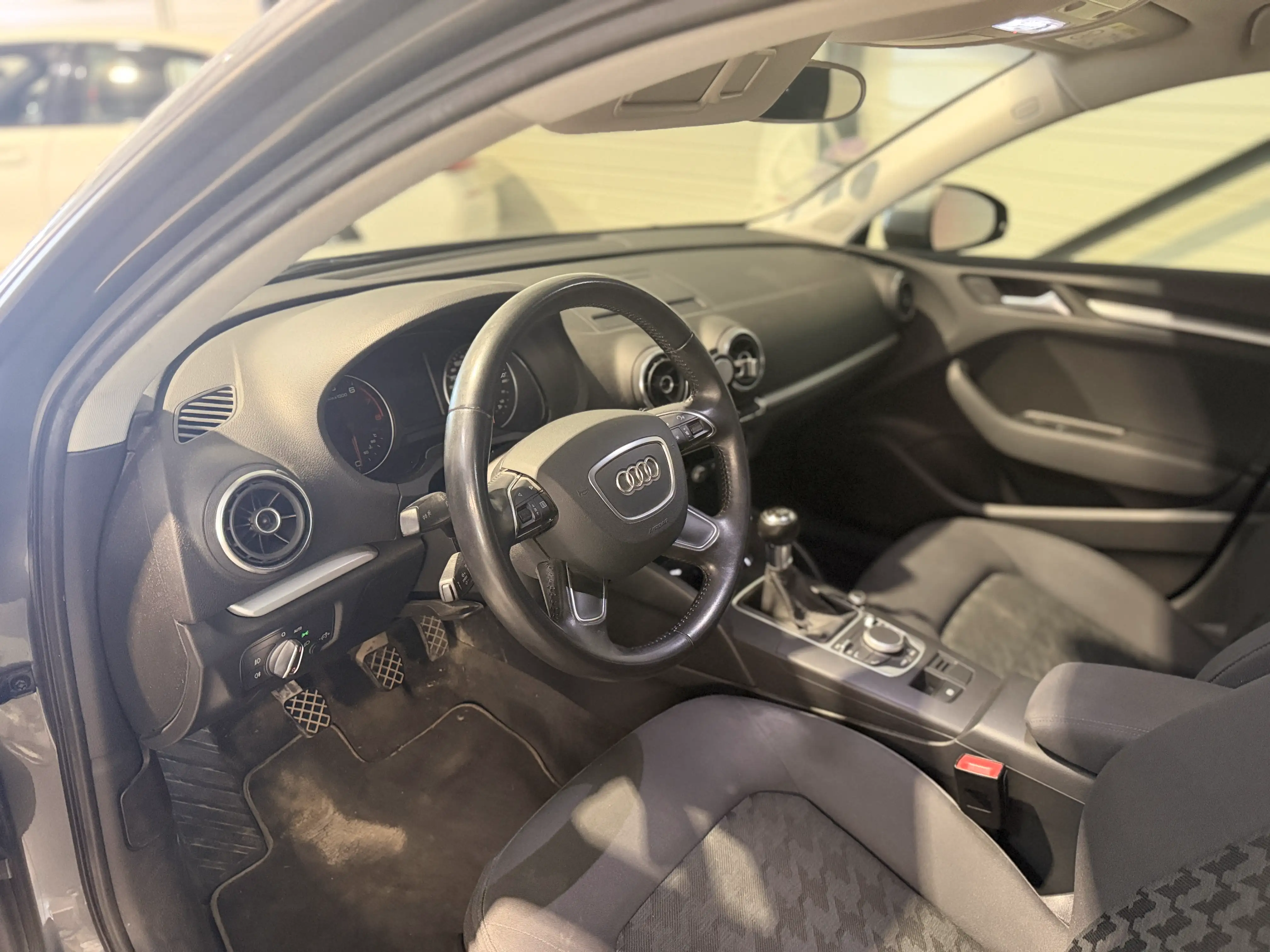 Image secondaire de Audi A3 - 1.4 TFSI - 122 cv - Boite manuelle - Radar de recul - Xenon - Sieges Chauffants - GPS