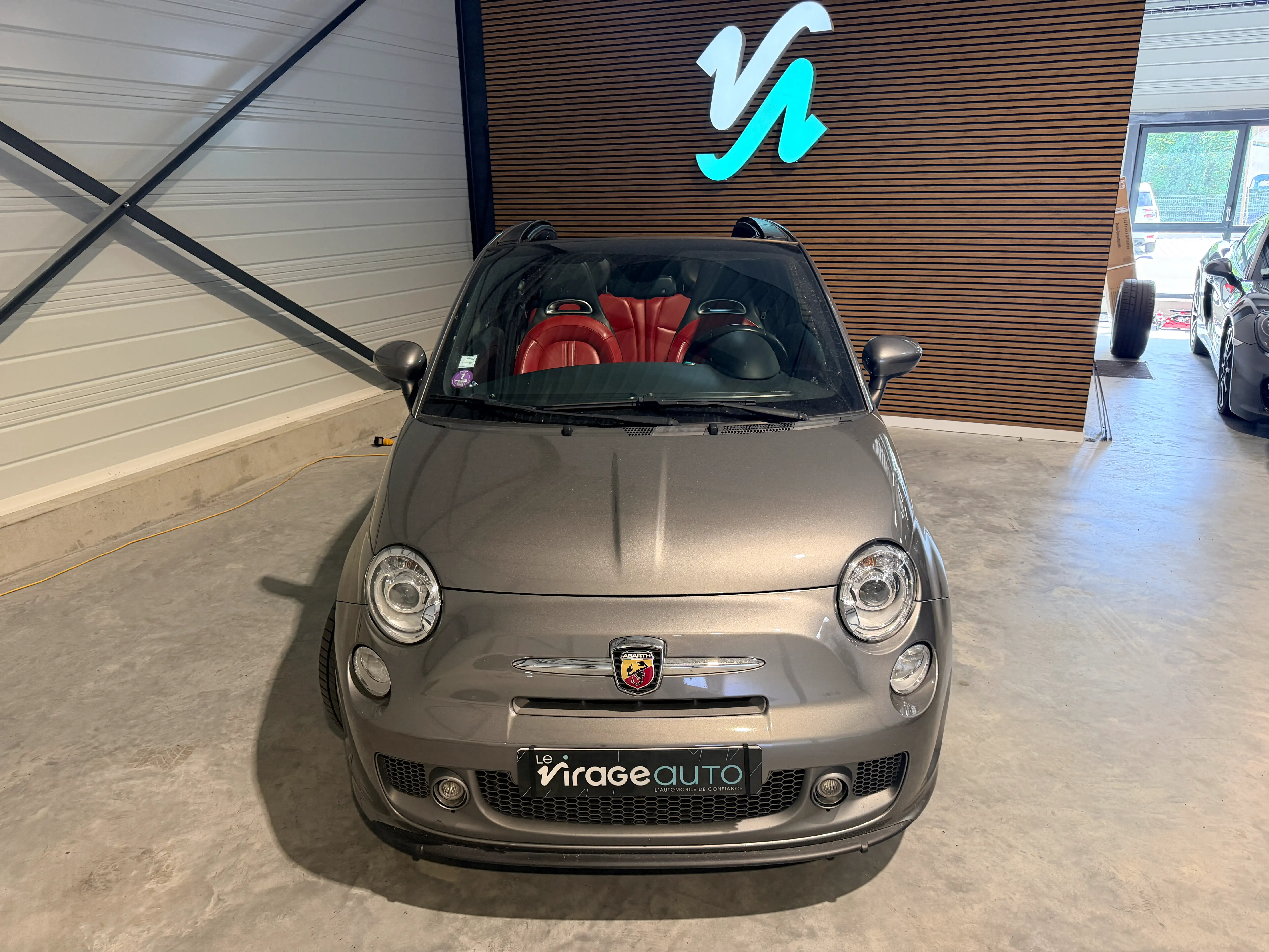 Image secondaire de Fiat 500C Abarth - Cabriolet - 595 Turismo - 160 cv - Boite Automatique - Interieur Cuir Rouge - 110000 Km - 500