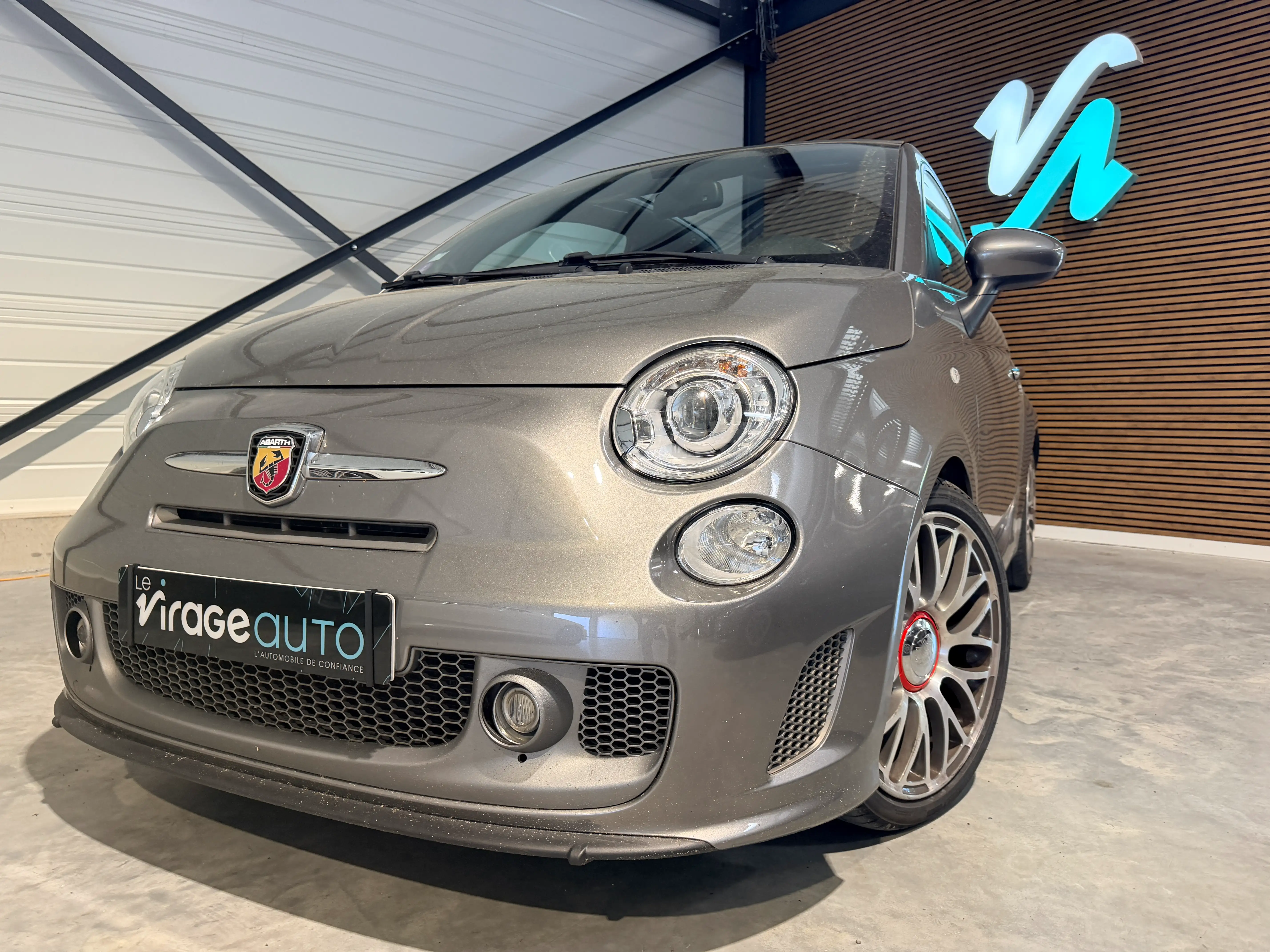Image secondaire de Fiat 500C Abarth - Cabriolet - 595 Turismo - 160 cv - Boite Automatique - Interieur Cuir Rouge - 110000 Km - 500