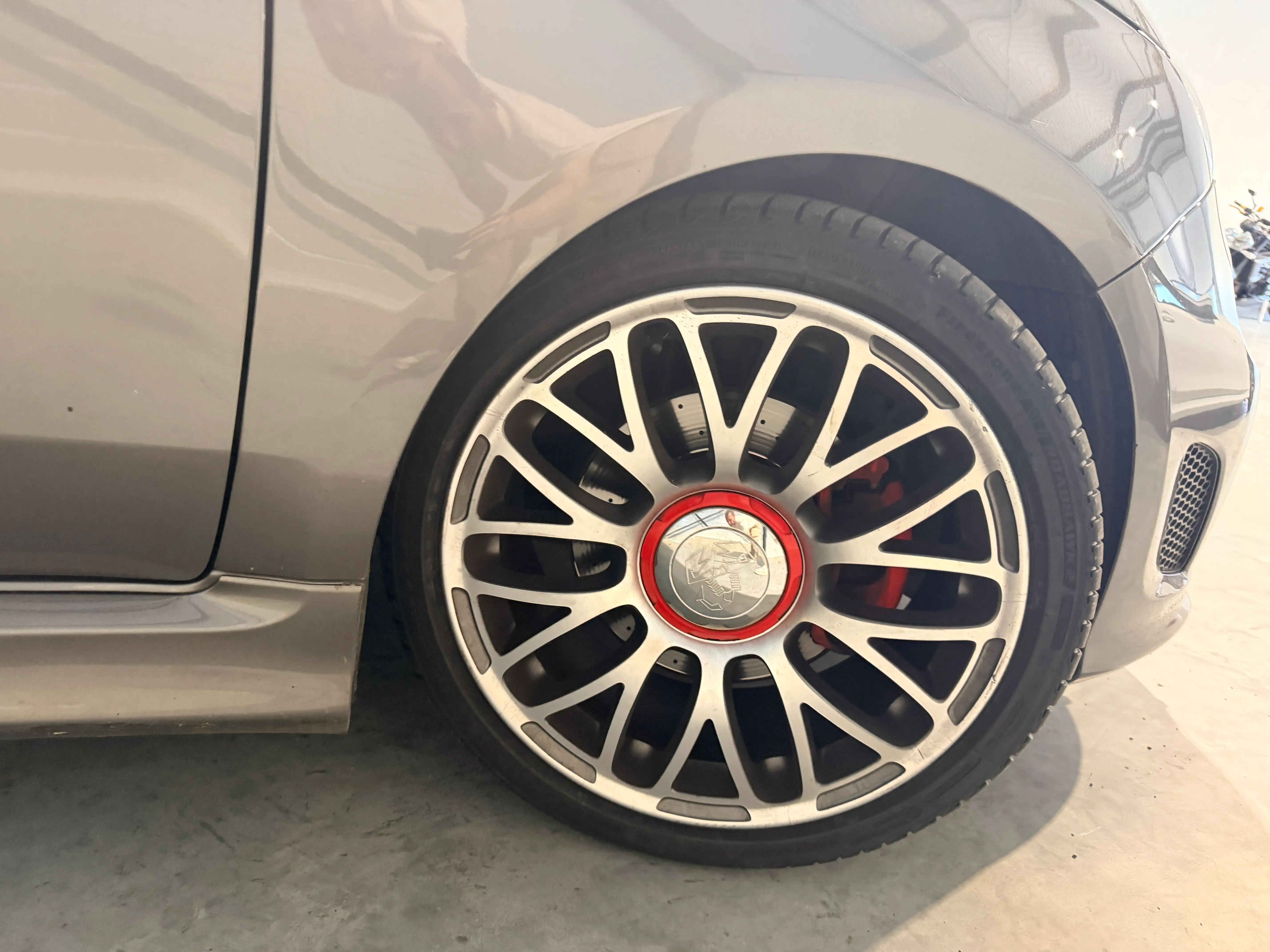 Image secondaire de Fiat 500C Abarth - Cabriolet - 595 Turismo - 160 cv - Boite Automatique - Interieur Cuir Rouge - 110000 Km - 500