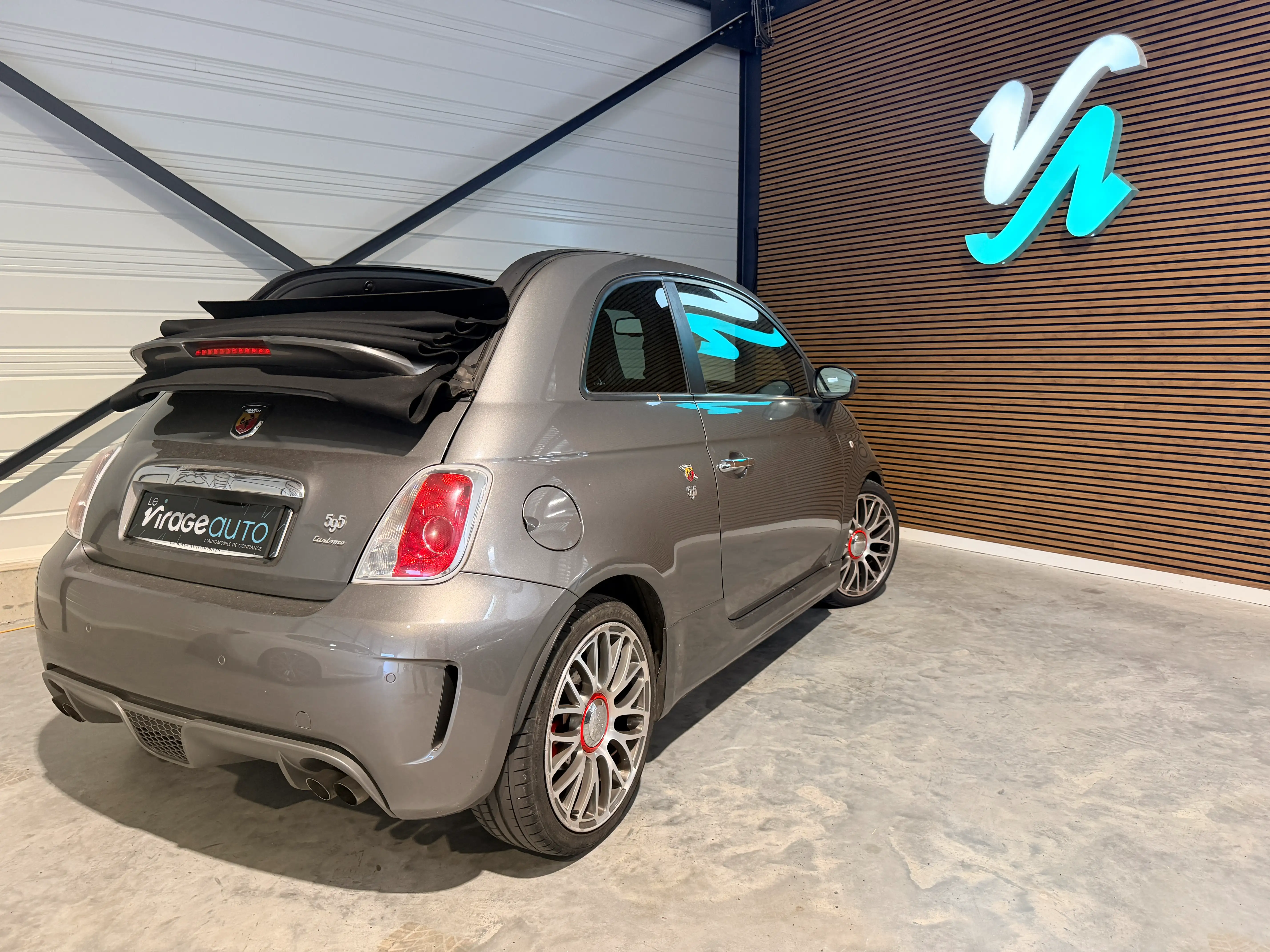 Image secondaire de Fiat 500C Abarth - Cabriolet - 595 Turismo - 160 cv - Boite Automatique - Interieur Cuir Rouge - 110000 Km - 500