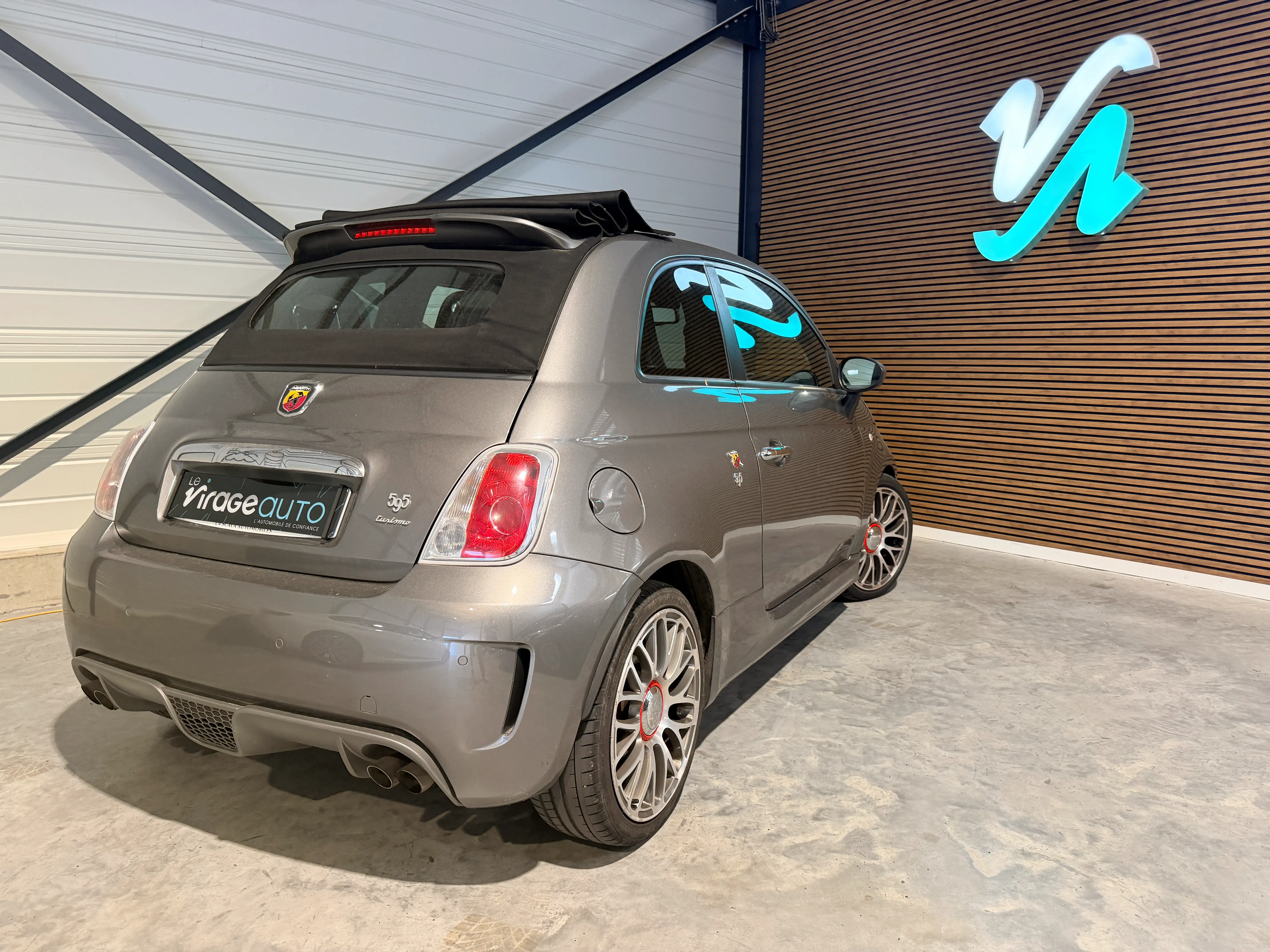 Image secondaire de Fiat 500C Abarth - Cabriolet - 595 Turismo - 160 cv - Boite Automatique - Interieur Cuir Rouge - 110000 Km - 500