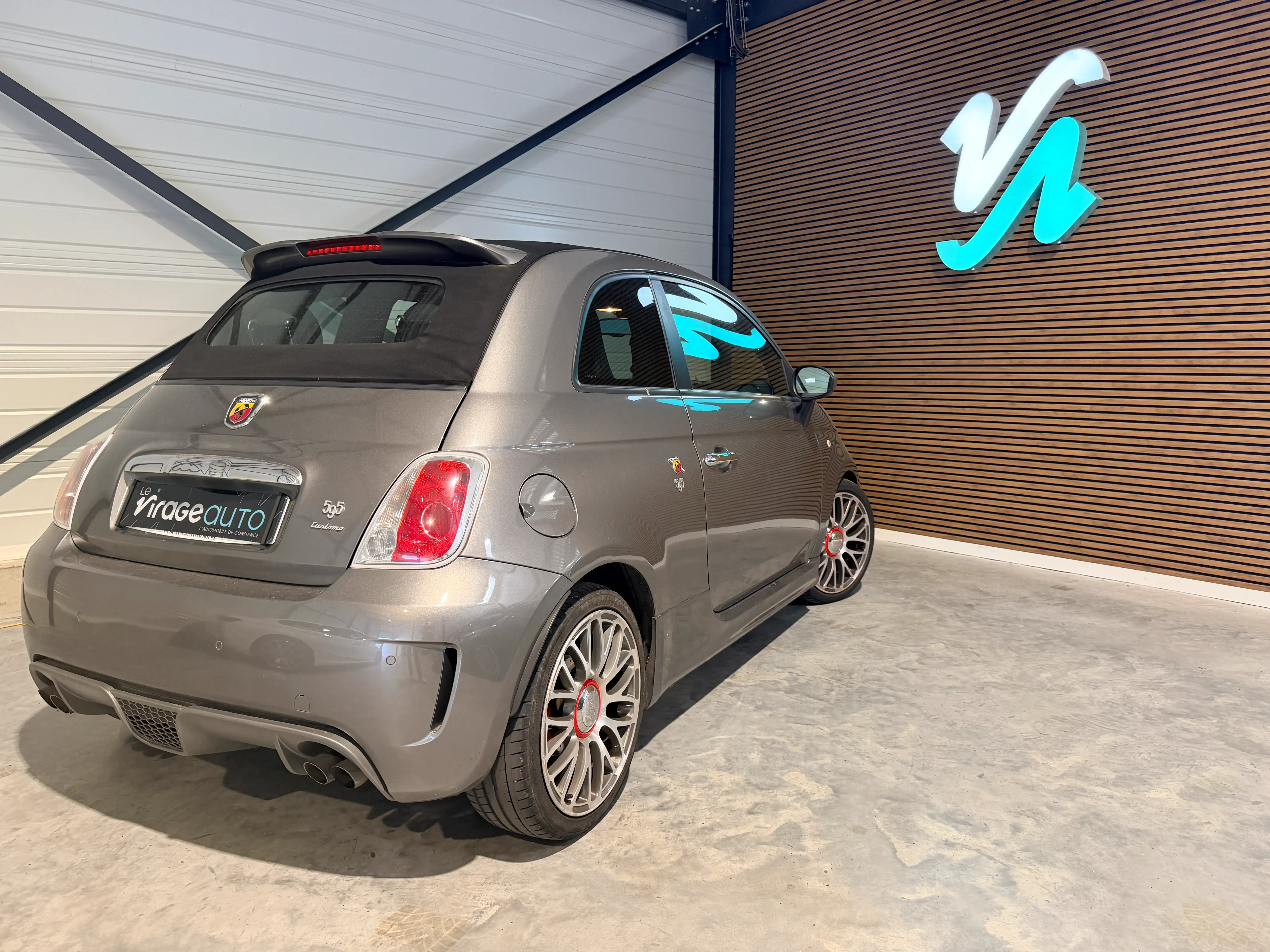 Image secondaire de Fiat 500C Abarth - Cabriolet - 595 Turismo - 160 cv - Boite Automatique - Interieur Cuir Rouge - 110000 Km - 500