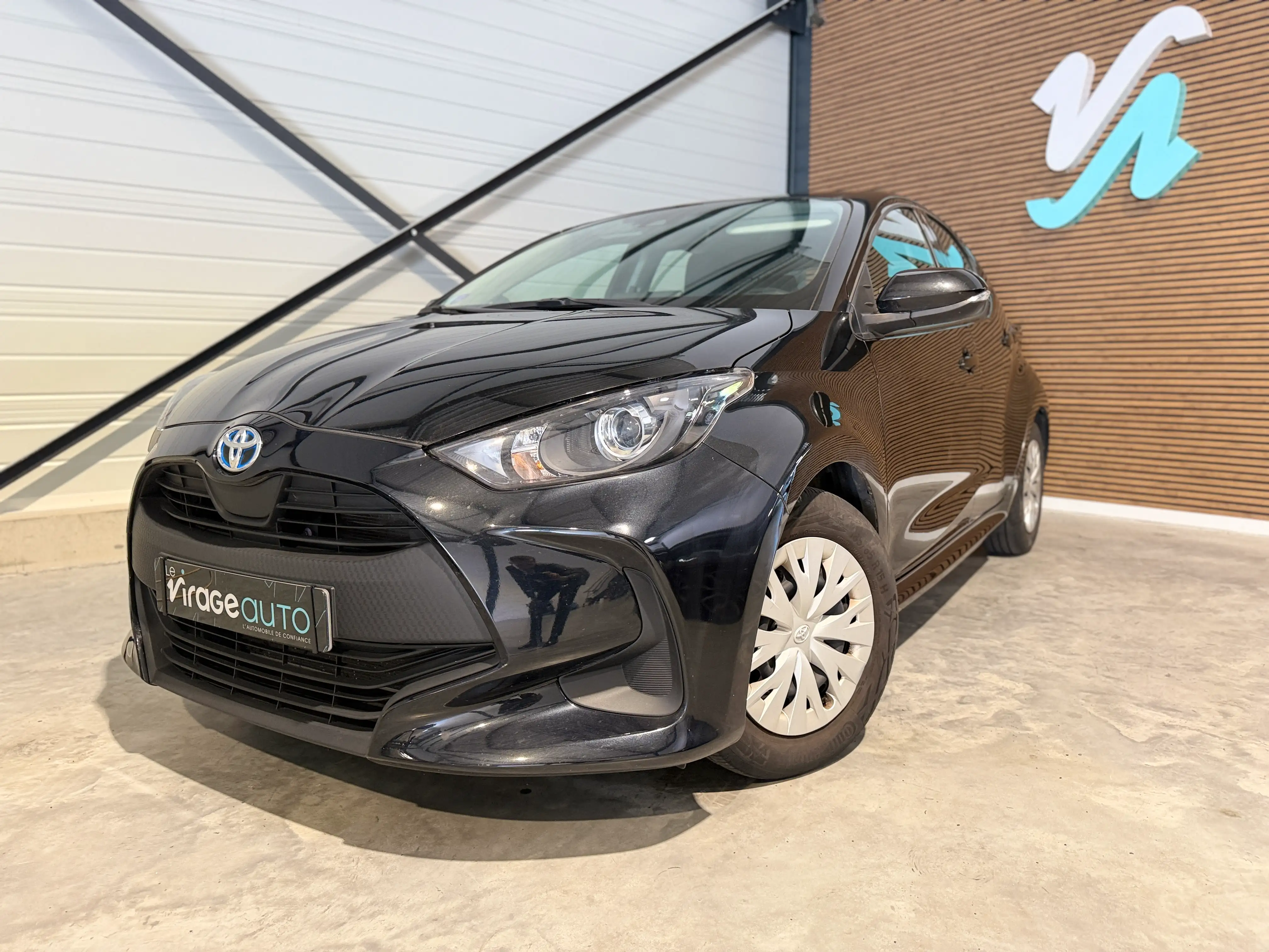 Image secondaire de Toyota Yaris - Hybride - 116 cv - 32500 Km - Carplay - Boite Auto - Maintien de voie actif - Regulateur Adaptatif - Camera de recul