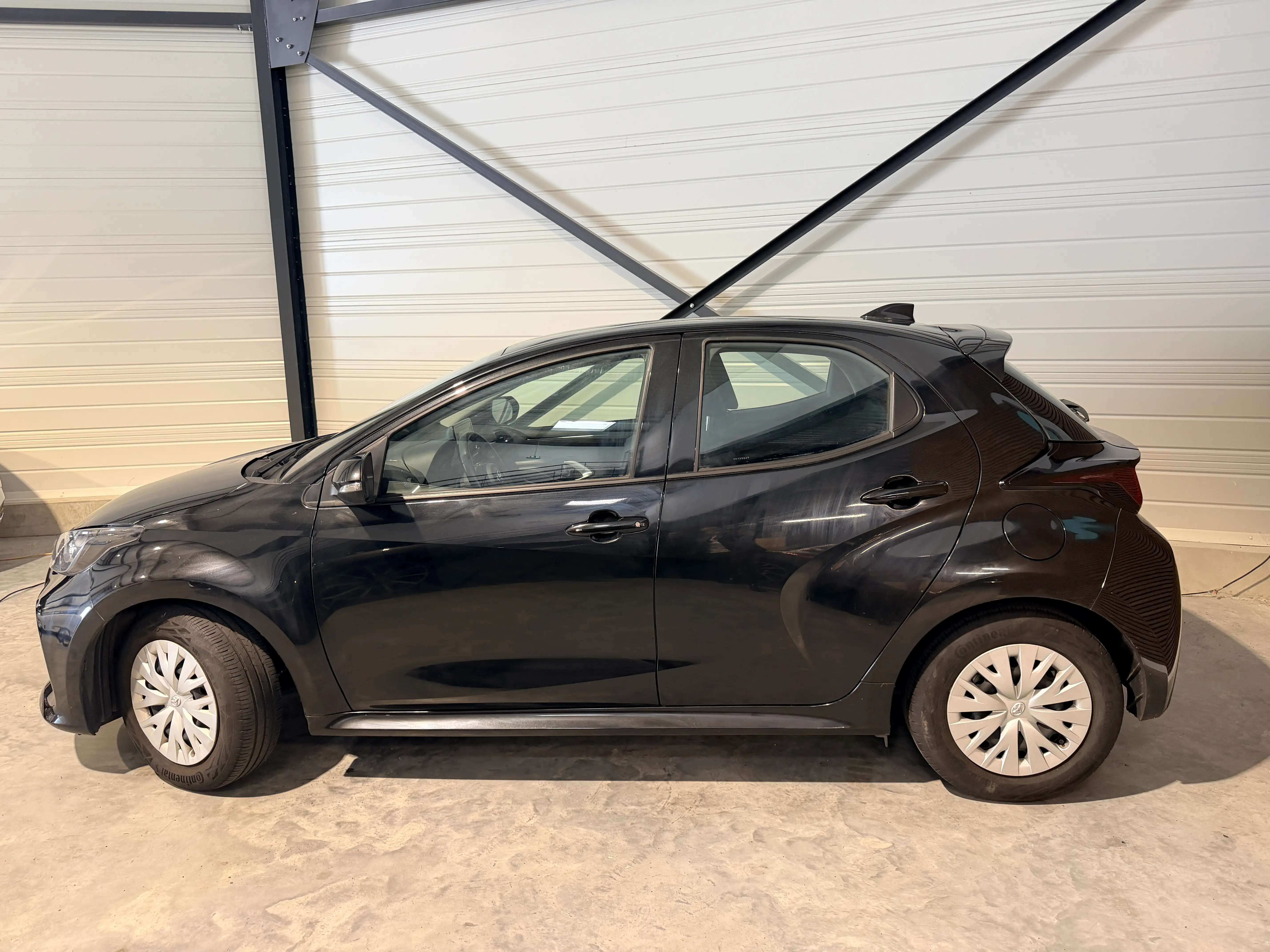 Image secondaire de Toyota Yaris - Hybride - 116 cv - 32500 Km - Carplay - Boite Auto - Maintien de voie actif - Regulateur Adaptatif - Camera de recul