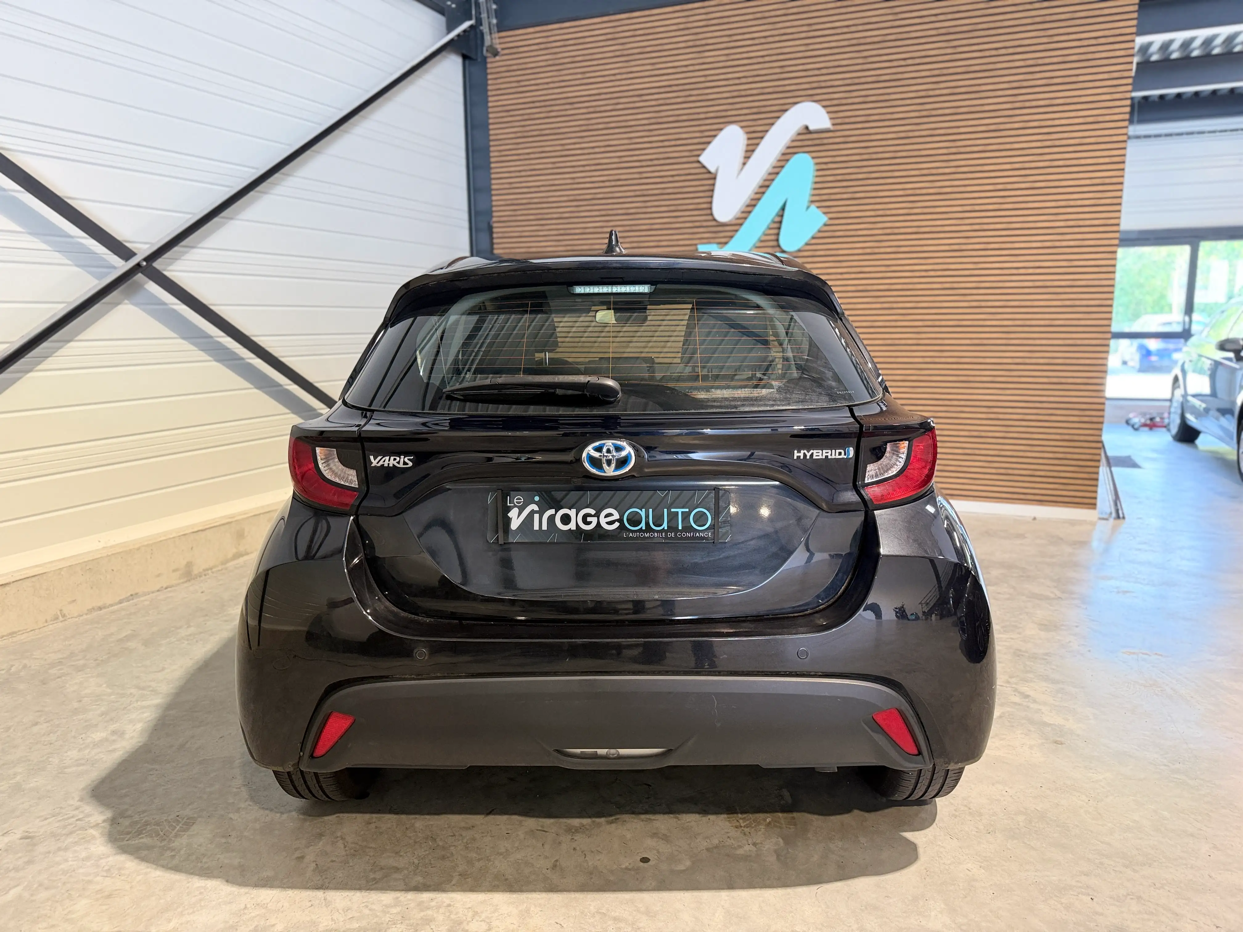 Image secondaire de Toyota Yaris - Hybride - 116 cv - 32500 Km - Carplay - Boite Auto - Maintien de voie actif - Regulateur Adaptatif - Camera de recul