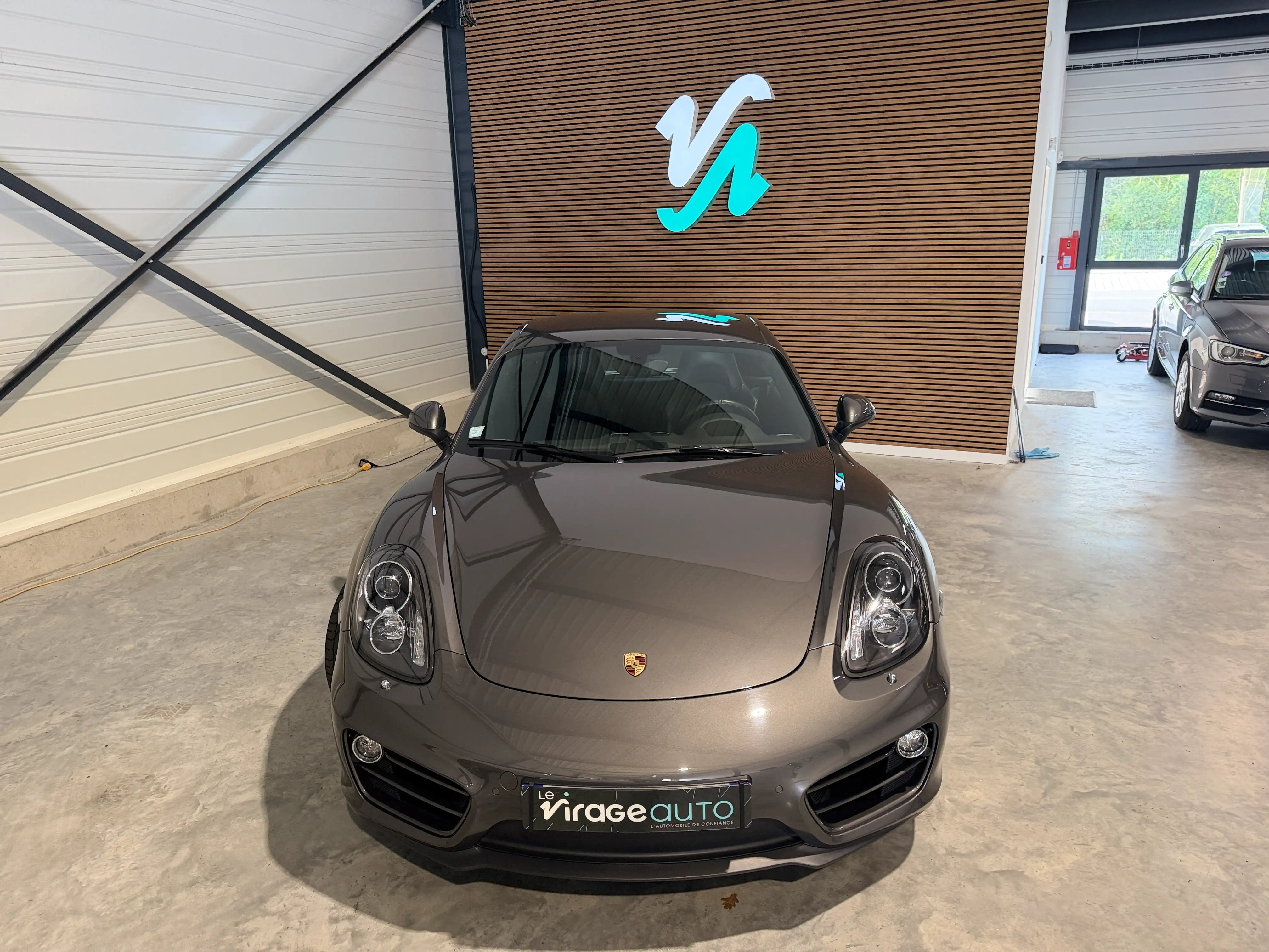 Image secondaire de Porsche Cayman 981 - 275 cv - PDK - 61000 Km - Siege chauffants - Echappement sport - Interieur Cuir - Xenon