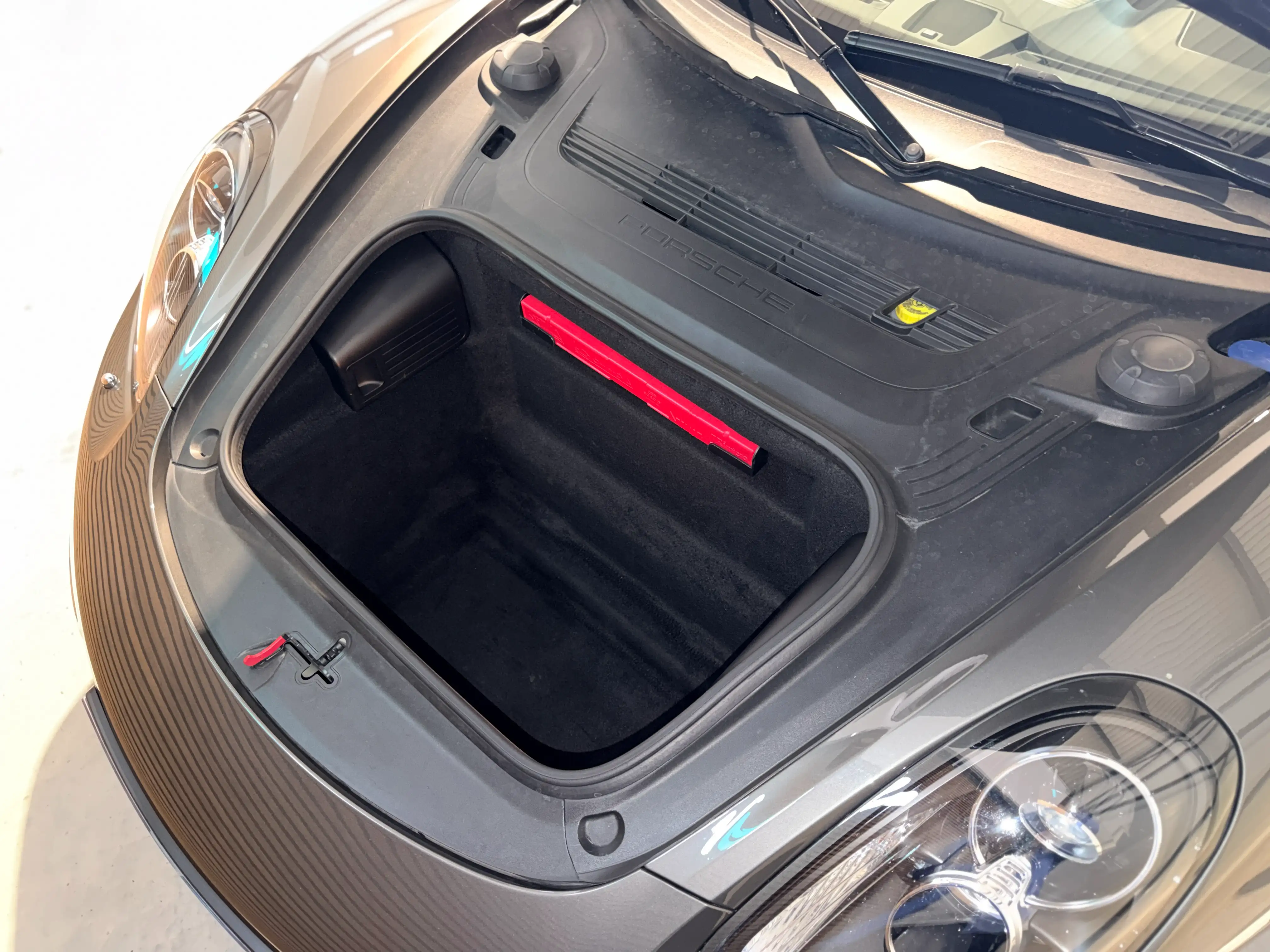 Image secondaire de Porsche Cayman 981 - 275 cv - PDK - 61000 Km - Siege chauffants - Echappement sport - Interieur Cuir - Xenon