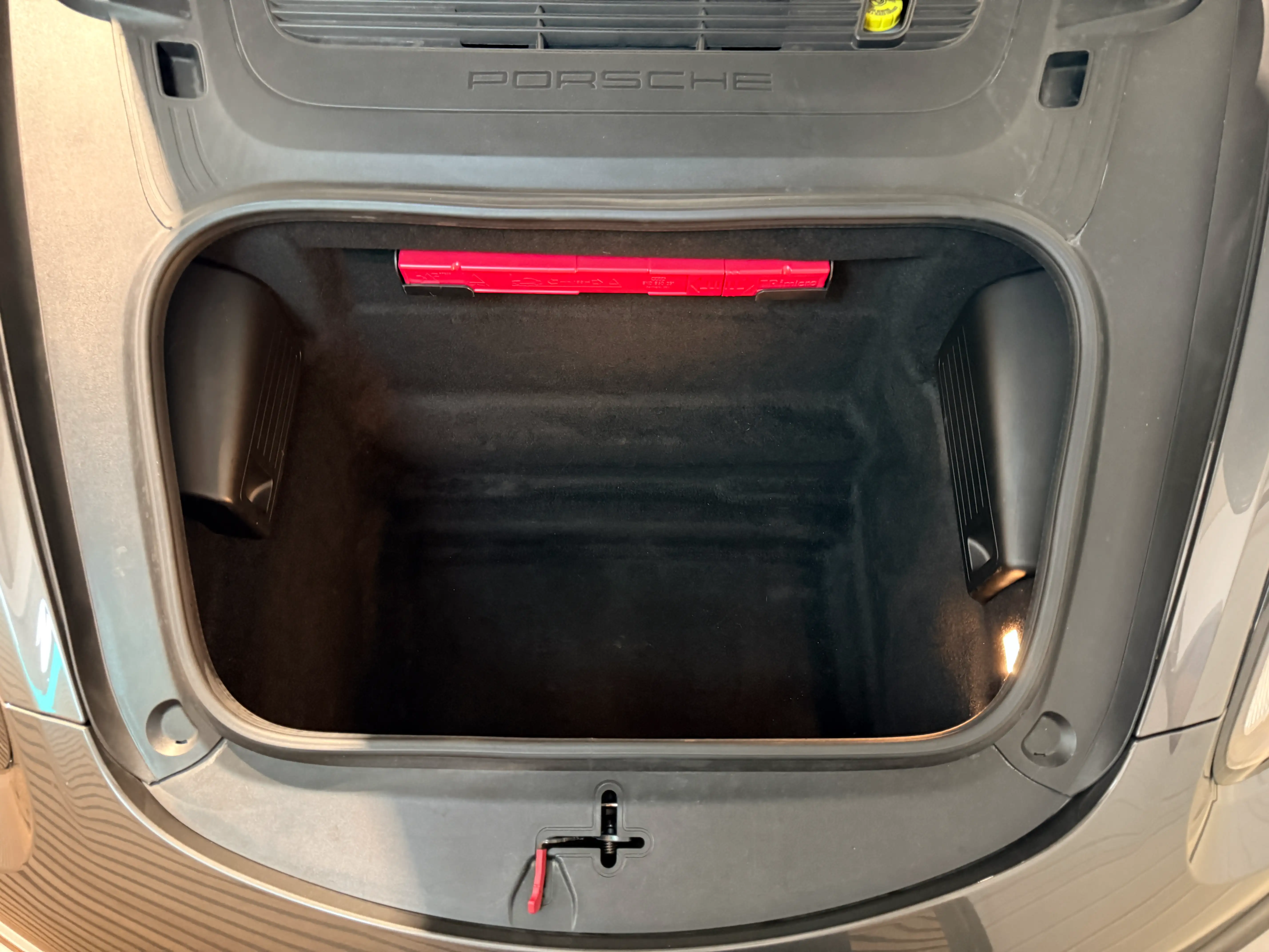 Image secondaire de Porsche Cayman 981 - 275 cv - PDK - 61000 Km - Siege chauffants - Echappement sport - Interieur Cuir - Xenon