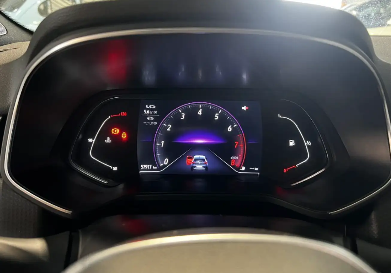 Image secondaire de RENAULT CLIO V 1.0 TCE - 100 cv - 2020 - Carplay - Boite manuelle - 59000 Km - Excellent état