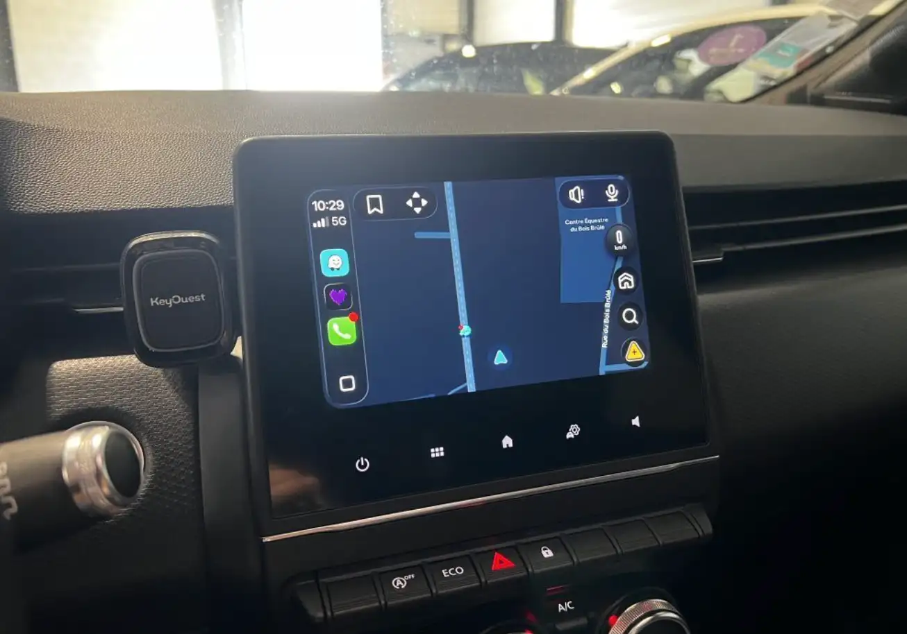 Image secondaire de RENAULT CLIO V 1.0 TCE - 100 cv - 2020 - Carplay - Boite manuelle - 59000 Km - Excellent état