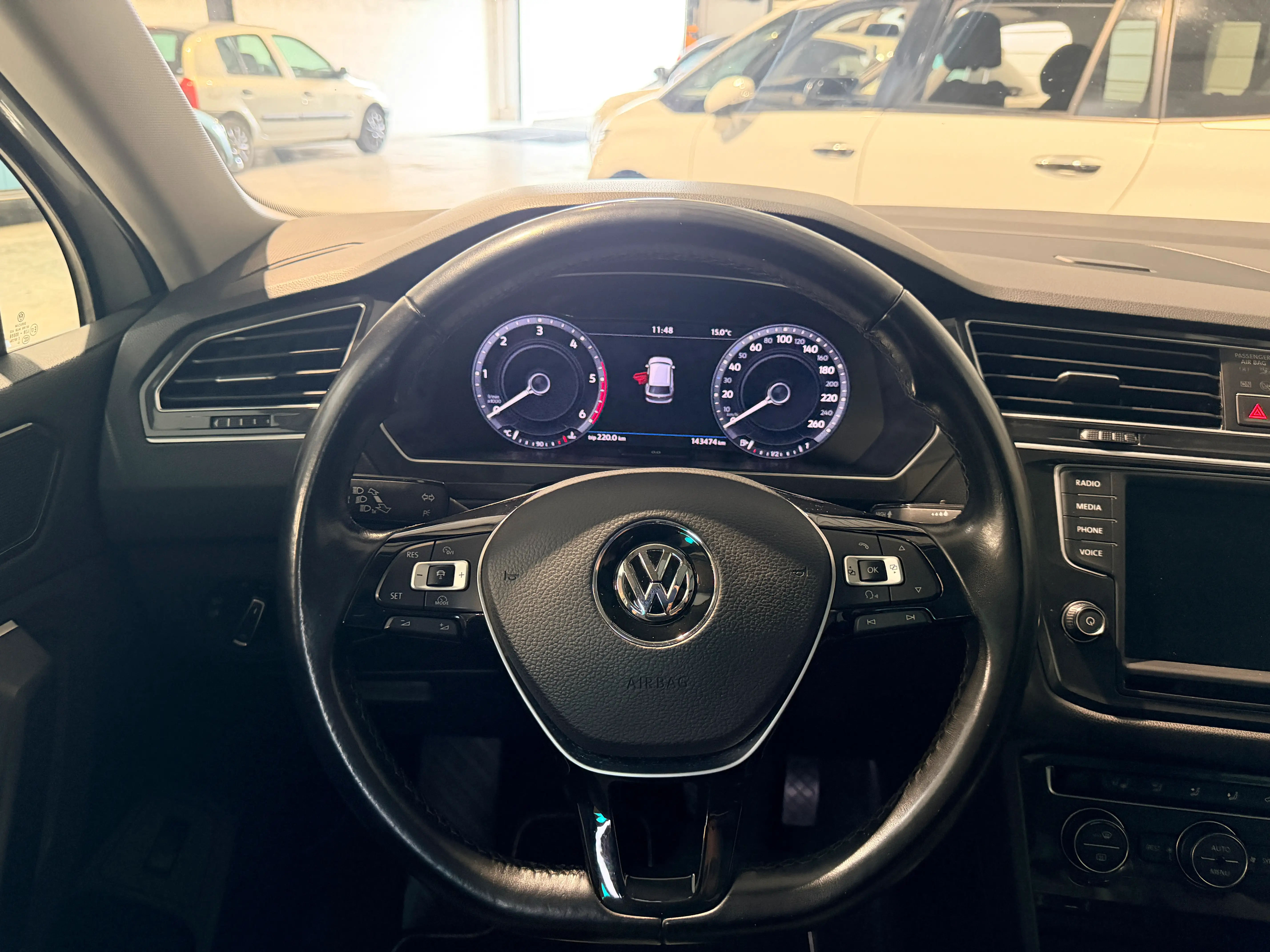 Image secondaire de Volkswagen Tiguan - 2.0 TDI - 2017 - Full Options - Boite Manuelle - 142 000 Km - Carat Exclusive