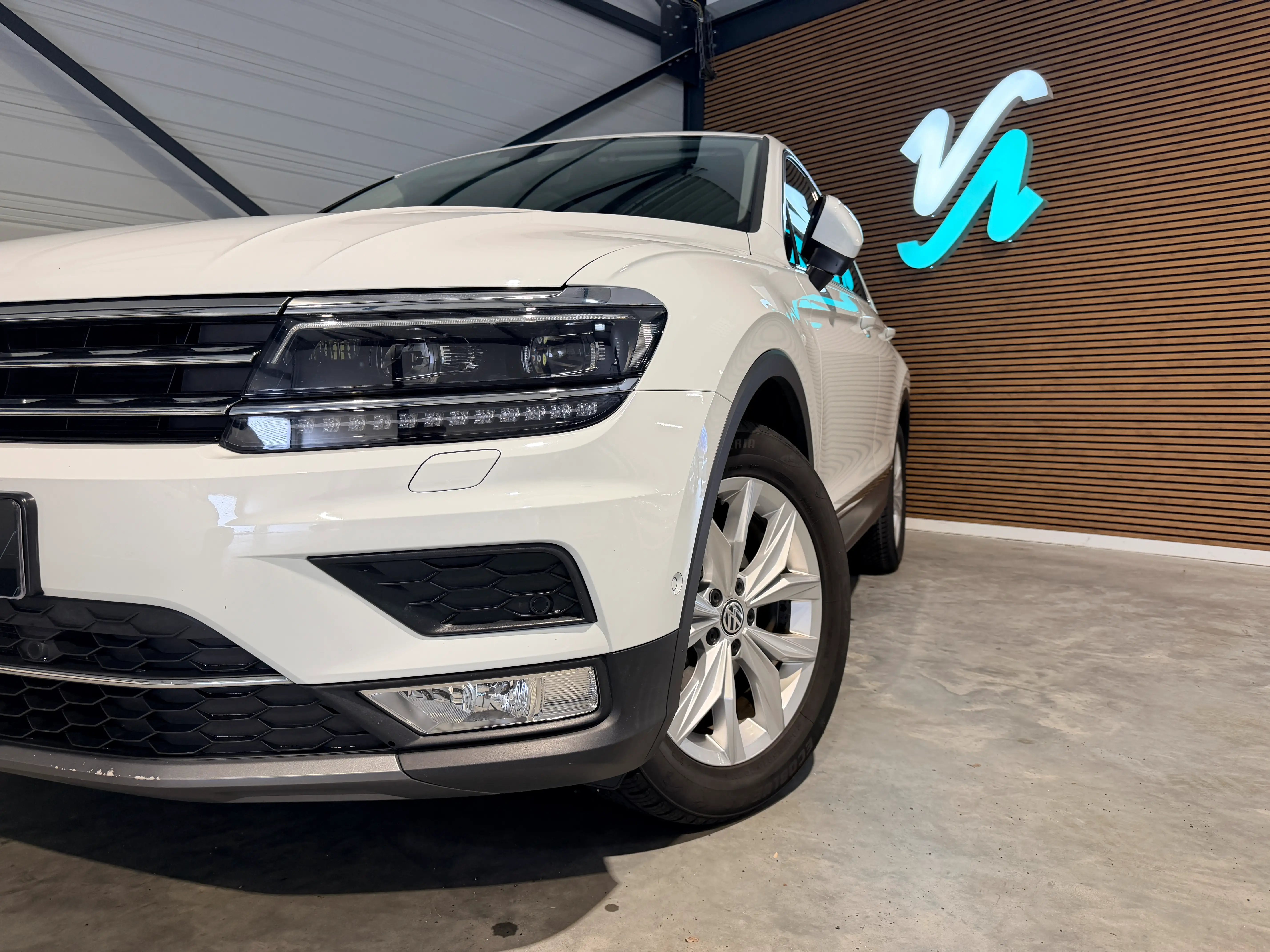 Image secondaire de Volkswagen Tiguan - 2.0 TDI - 2017 - Full Options - Boite Manuelle - 142 000 Km - Carat Exclusive