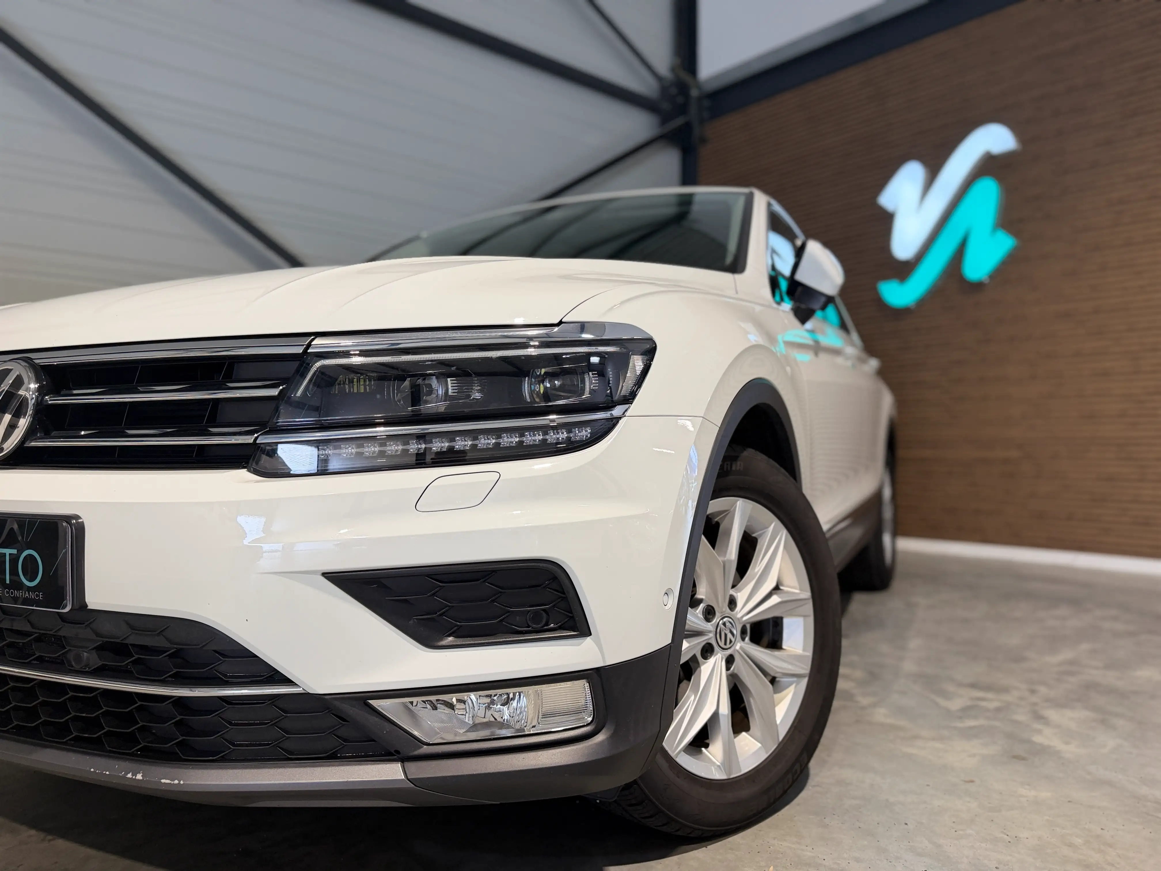 Image secondaire de Volkswagen Tiguan - 2.0 TDI - 2017 - Full Options - Boite Manuelle - 142 000 Km - Carat Exclusive