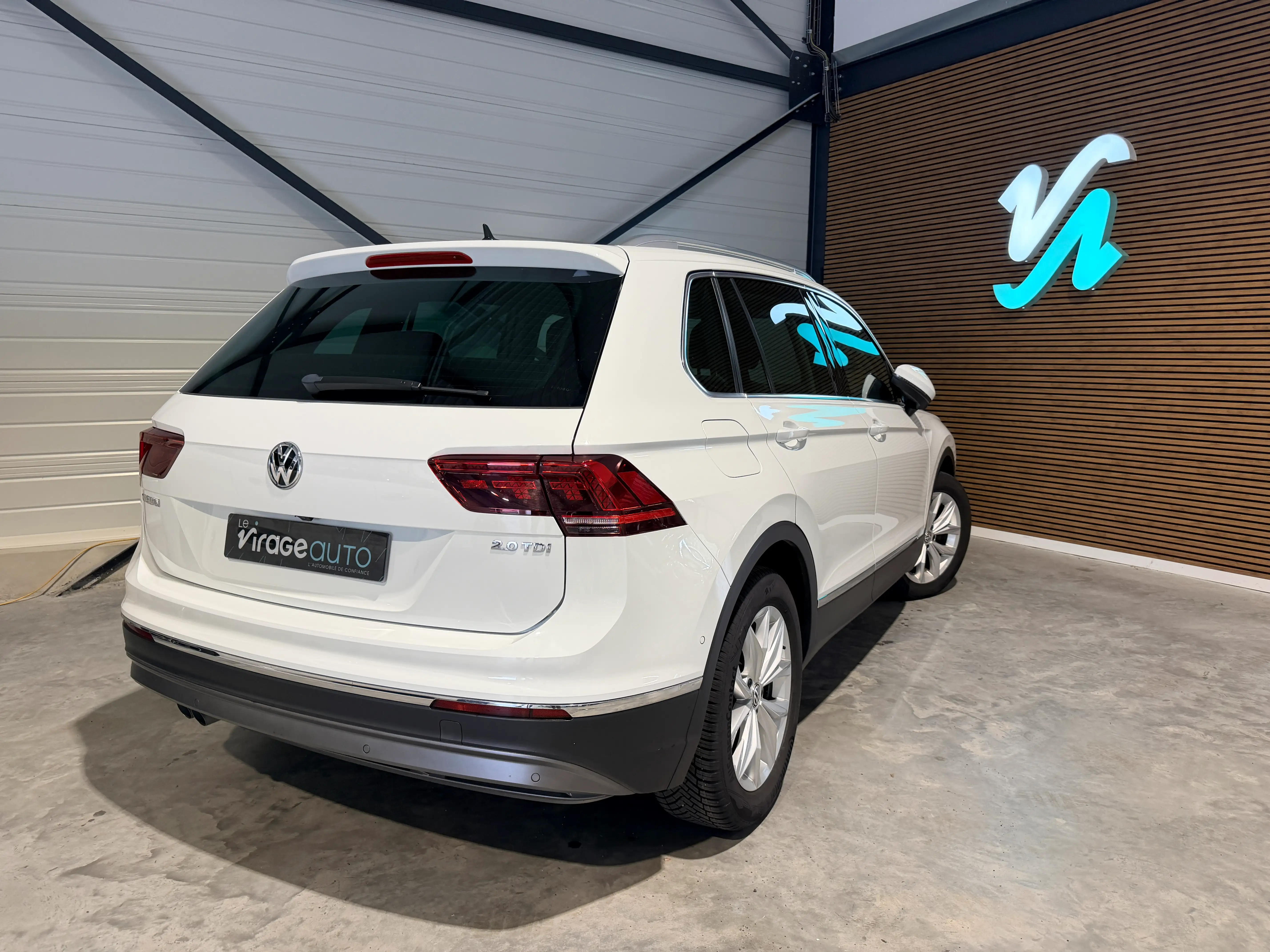 Image secondaire de Volkswagen Tiguan - 2.0 TDI - 2017 - Full Options - Boite Manuelle - 142 000 Km - Carat Exclusive