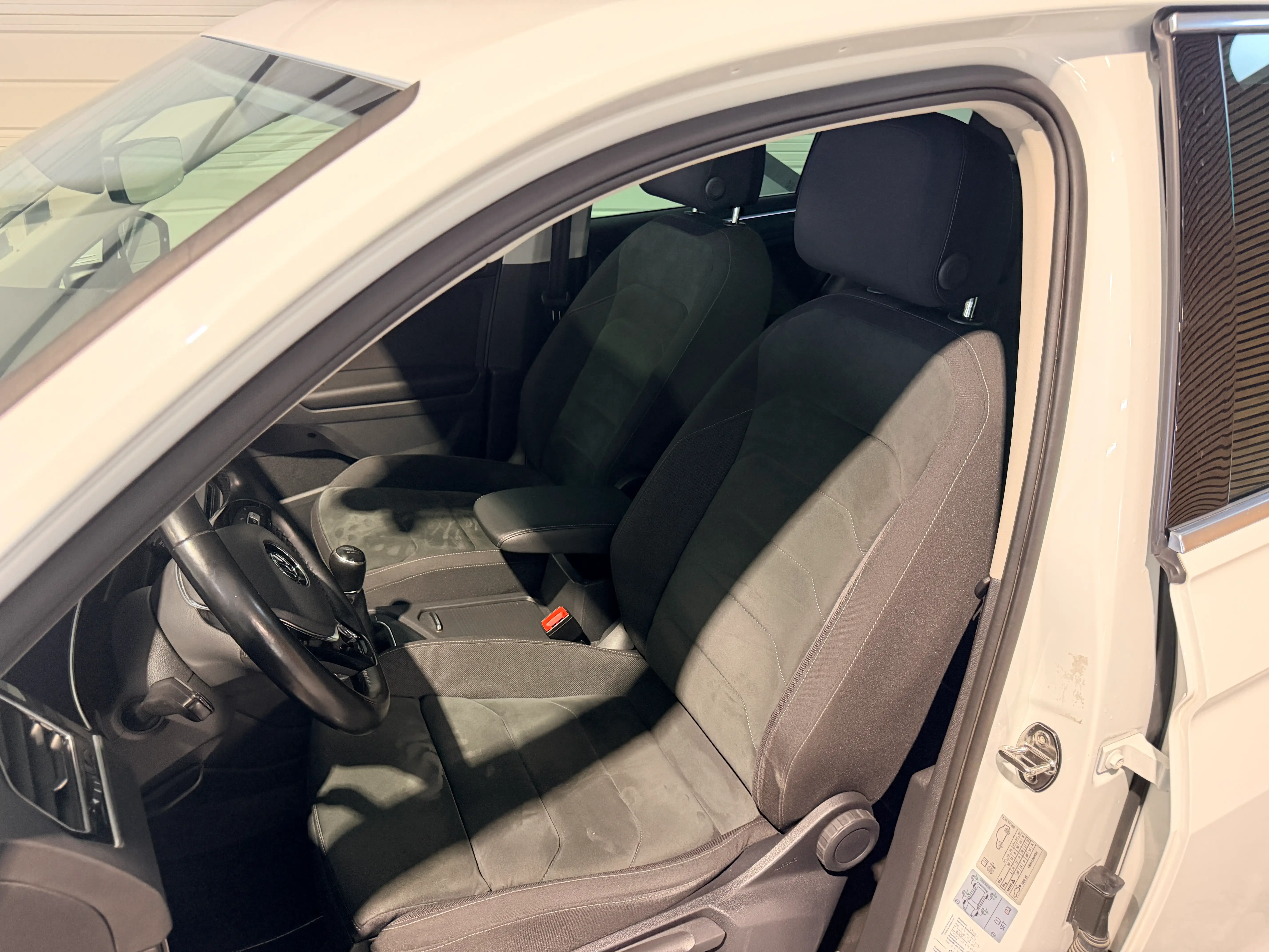 Image secondaire de Volkswagen Tiguan - 2.0 TDI - 2017 - Full Options - Boite Manuelle - 142 000 Km - Carat Exclusive