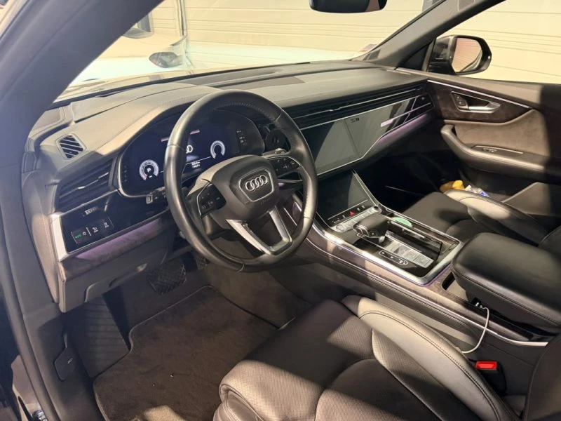 Image secondaire de AUDI Q8 - 55 TFSI - 3.0 V6 - 340 - AVUS EXTENDED - Full options - Quattro - 2019 - 84000 km