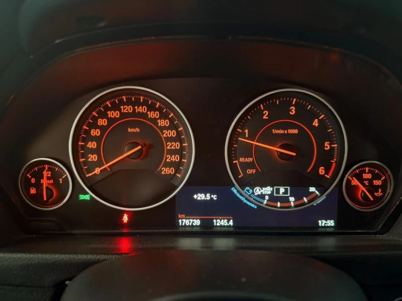 Image secondaire de BMW SERIE 3 - 318DA - 143 cv - 2016 - Pack M Sport - 176 000 KM