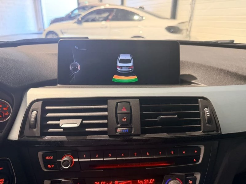 Image secondaire de BMW SERIE 3 - 318DA - 143 cv - 2016 - Pack M Sport - 176 000 KM