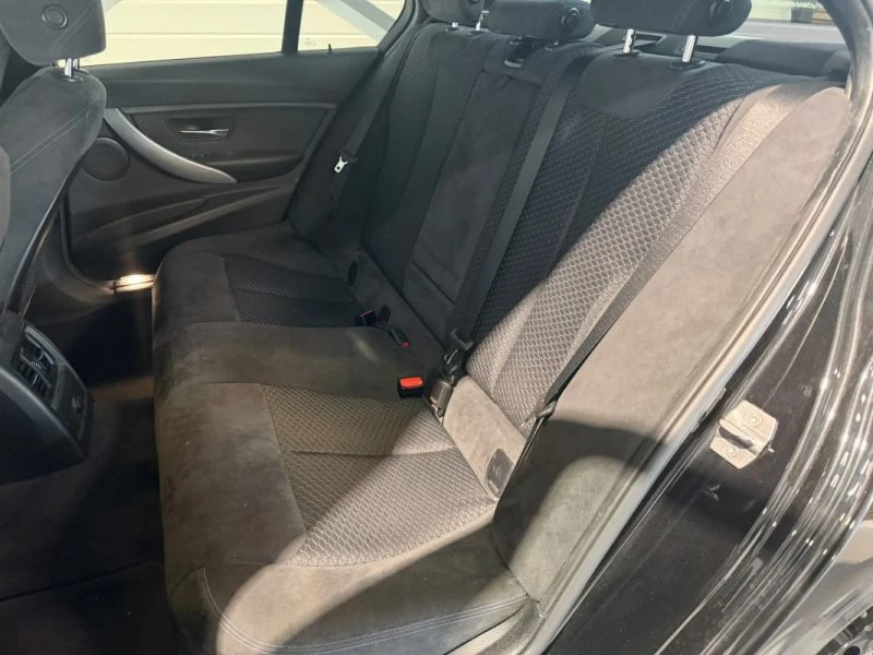 Image secondaire de BMW SERIE 3 - 318DA - 143 cv - 2016 - Pack M Sport - 176 000 KM