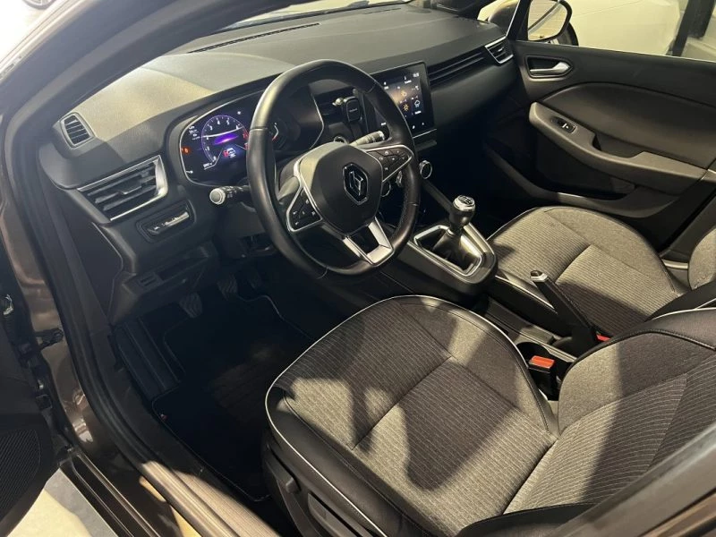 Image secondaire de RENAULT CLIO V 1.0 TCE - 100 cv - 2020 - Carplay - Boite manuelle - 59000 Km - Excellent état