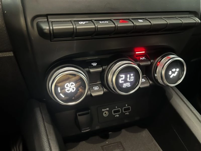Image secondaire de RENAULT CLIO V 1.0 TCE - 100 cv - 2020 - Carplay - Boite manuelle - 59000 Km - Excellent état