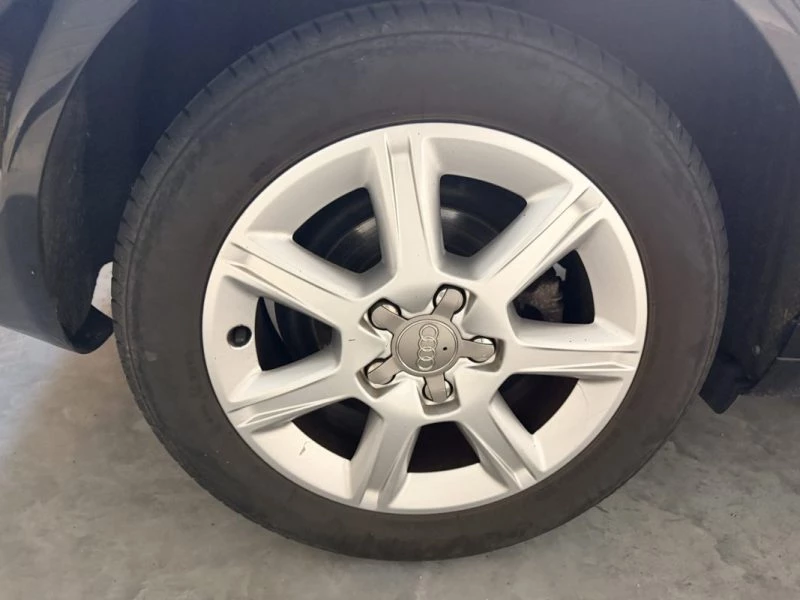 Image secondaire de AUDI A3 SPORTBACK - 1.6 TDI 105cv - 2009 - Radar de recul - Régulateur de vitesse