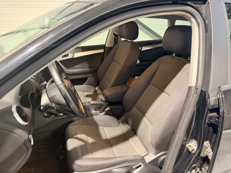 Image secondaire de AUDI A3 SPORTBACK - 1.6 TDI 105cv - 2009 - Radar de recul - Régulateur de vitesse