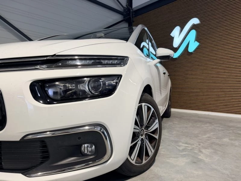 Image secondaire de CITROEN C4 GRAND PICASSO - 2L BLUEHDI - 150 - SHINE - 2017 - Siège Chauffant - 7 places - Caméra 360