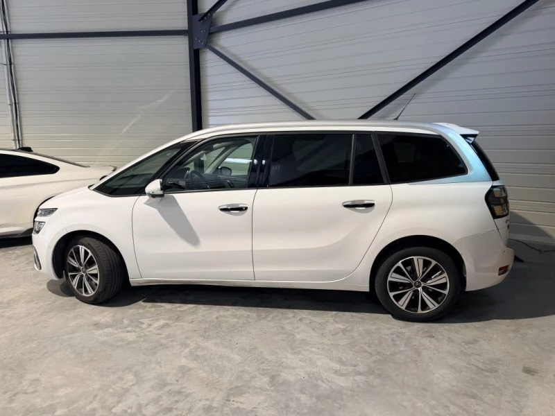 Image secondaire de CITROEN C4 GRAND PICASSO - 2L BLUEHDI - 150 - SHINE - 2017 - Siège Chauffant - 7 places - Caméra 360
