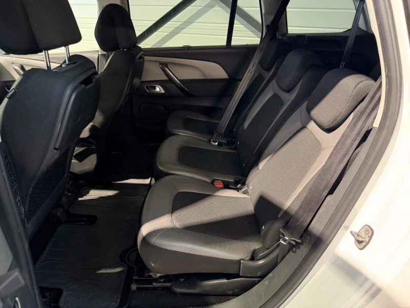 Image secondaire de CITROEN C4 GRAND PICASSO - 2L BLUEHDI - 150 - SHINE - 2017 - Siège Chauffant - 7 places - Caméra 360