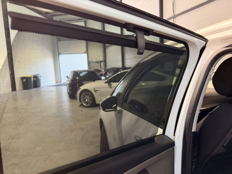 Image secondaire de CITROEN C4 GRAND PICASSO - 2L BLUEHDI - 150 - SHINE - 2017 - Siège Chauffant - 7 places - Caméra 360