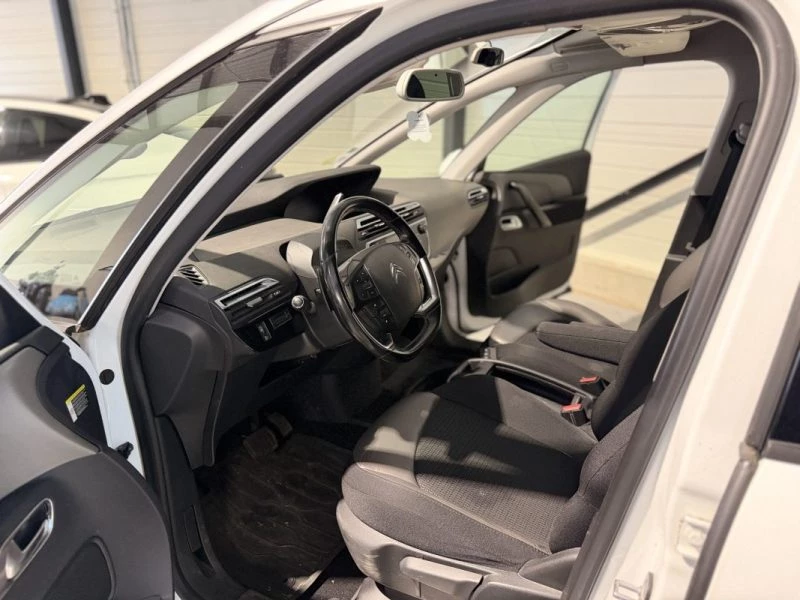 Image secondaire de CITROEN C4 GRAND PICASSO - 2L BLUEHDI - 150 - SHINE - 2017 - Siège Chauffant - 7 places - Caméra 360