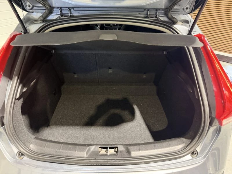 Image secondaire de Volvo V40 Cross Country - 2015 - D3 150 ch - BVA - Finition Momentum - GPS - Sièges chauffants