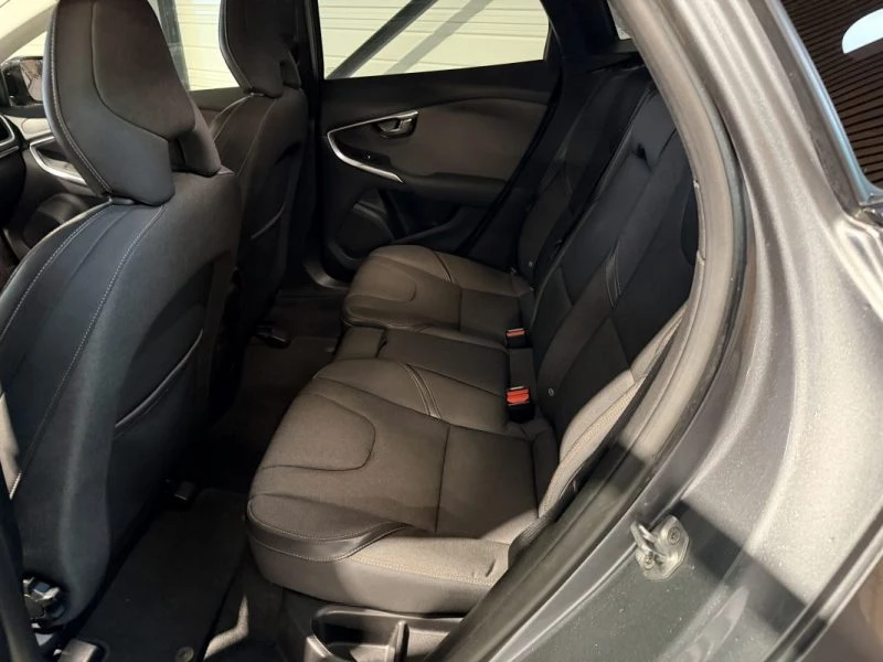 Image secondaire de Volvo V40 Cross Country - 2015 - D3 150 ch - BVA - Finition Momentum - GPS - Sièges chauffants