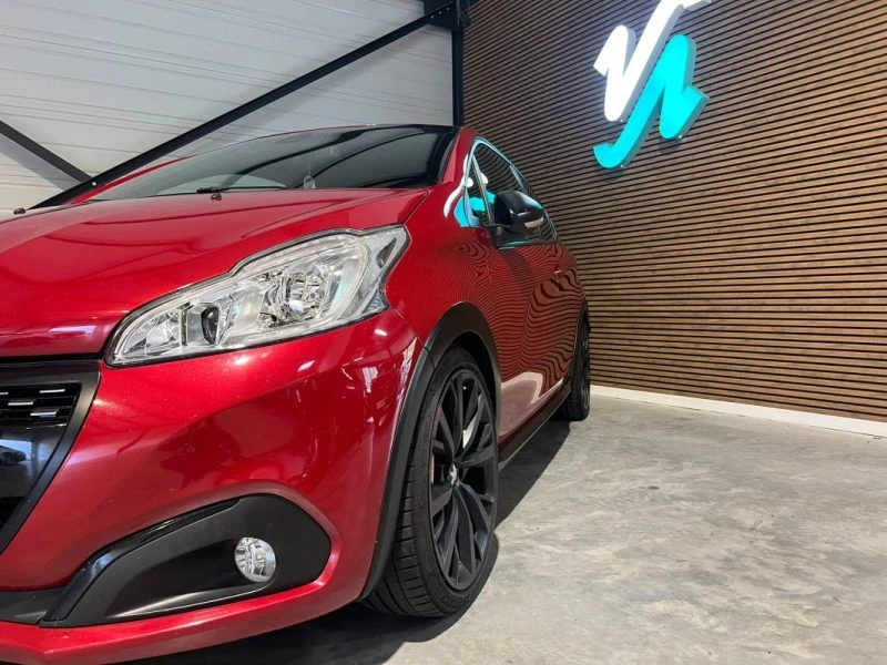 Image secondaire de PEUGEOT 208 GTI - 1.6 THP - 208 cv - BPS - 2018 - 156 000 Km - Carplay - Caméra de recul