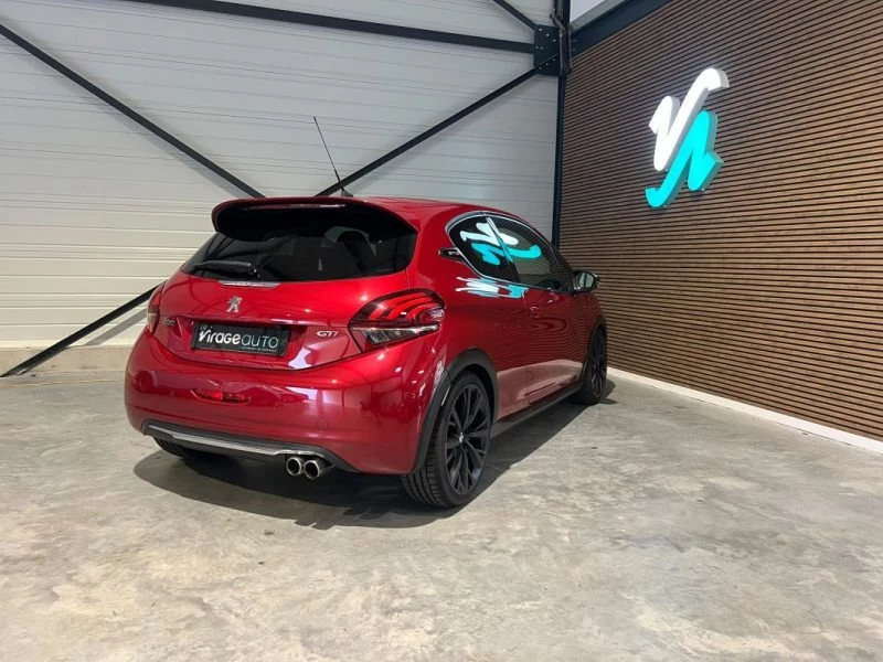 Image secondaire de PEUGEOT 208 GTI - 1.6 THP - 208 cv - BPS - 2018 - 156 000 Km - Carplay - Caméra de recul