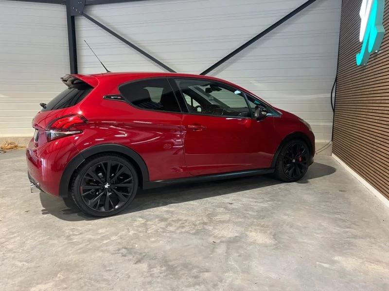 Image secondaire de PEUGEOT 208 GTI - 1.6 THP - 208 cv - BPS - 2018 - 156 000 Km - Carplay - Caméra de recul
