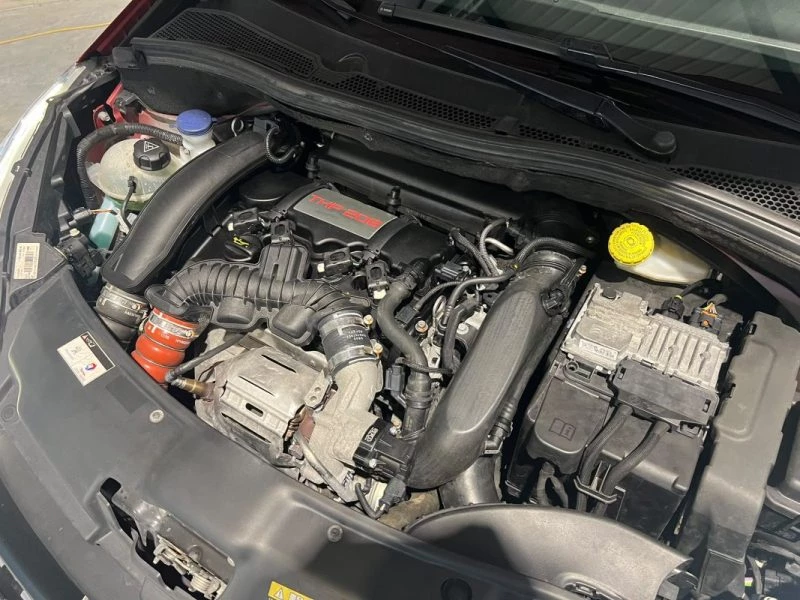 Image secondaire de PEUGEOT 208 GTI - 1.6 THP - 208 cv - BPS - 2018 - 156 000 Km - Carplay - Caméra de recul