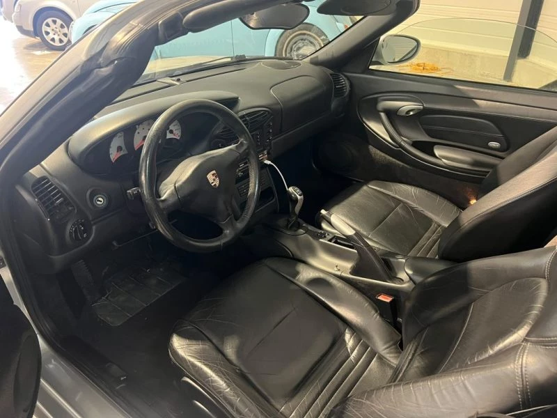 Image secondaire de PORSCHE BOXSTER - 2.7 - 220 cv - 2000 - 197 000 Km - Sièges chauffants - Xenon