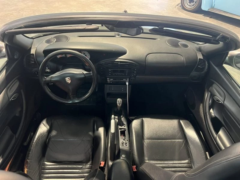 Image secondaire de PORSCHE BOXSTER - 2.7 - 220 cv - 2000 - 197 000 Km - Sièges chauffants - Xenon