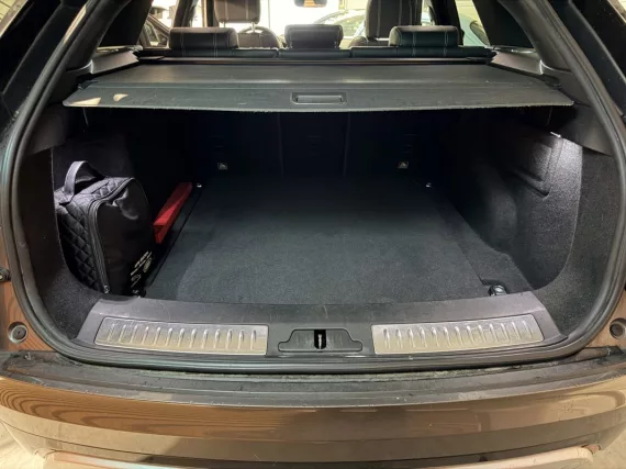 Image secondaire de Land Rover Range Rover Velar R Dynamic 2.0 D 240 AWD