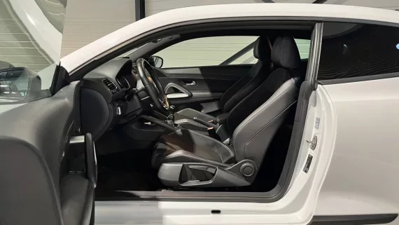 Image secondaire de Volkswagen Scirocco III 2.0 TSI 180 ch Black Session
