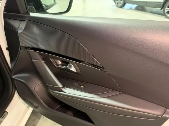 Image secondaire de Peugeot 208 II 1.5 BlueHDI 100 GT Line