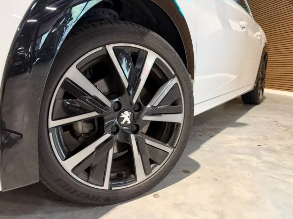 Image secondaire de Peugeot 208 II 1.5 BlueHDI 100 GT Line